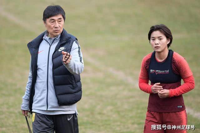 卡梅隆·布泽尔：我不在乎数据 只想助队赢球 享受新秀赛季